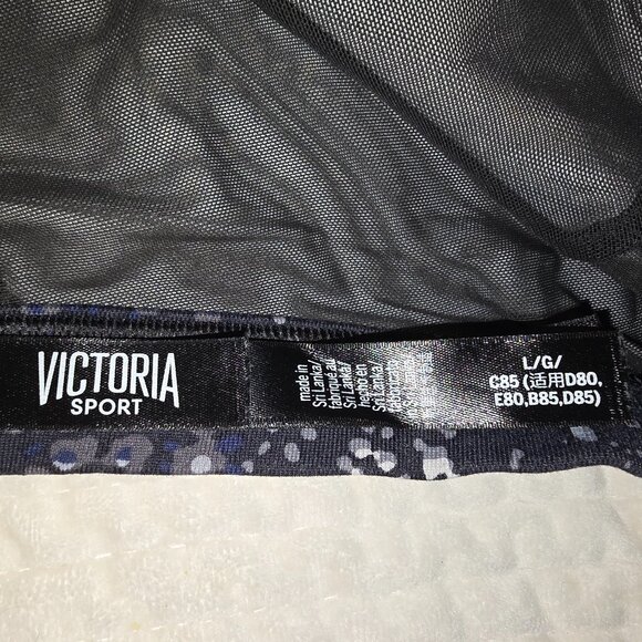 Victoria's Secret pull on yoga sports bras - Picture 3 of 3